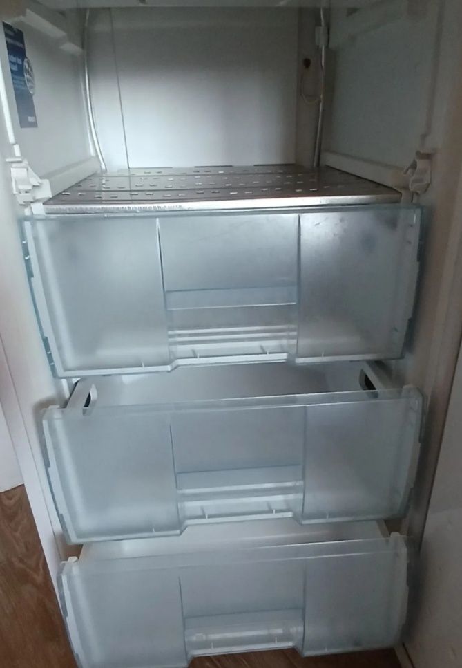 Морозильна камера Beko