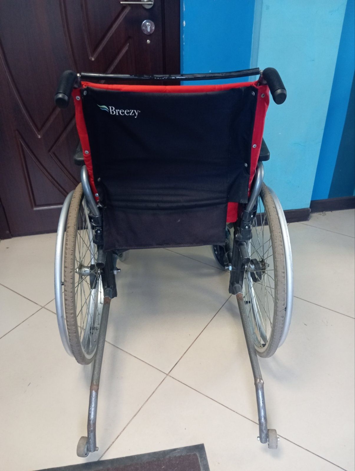 Кресло инвалидное breezy 300
