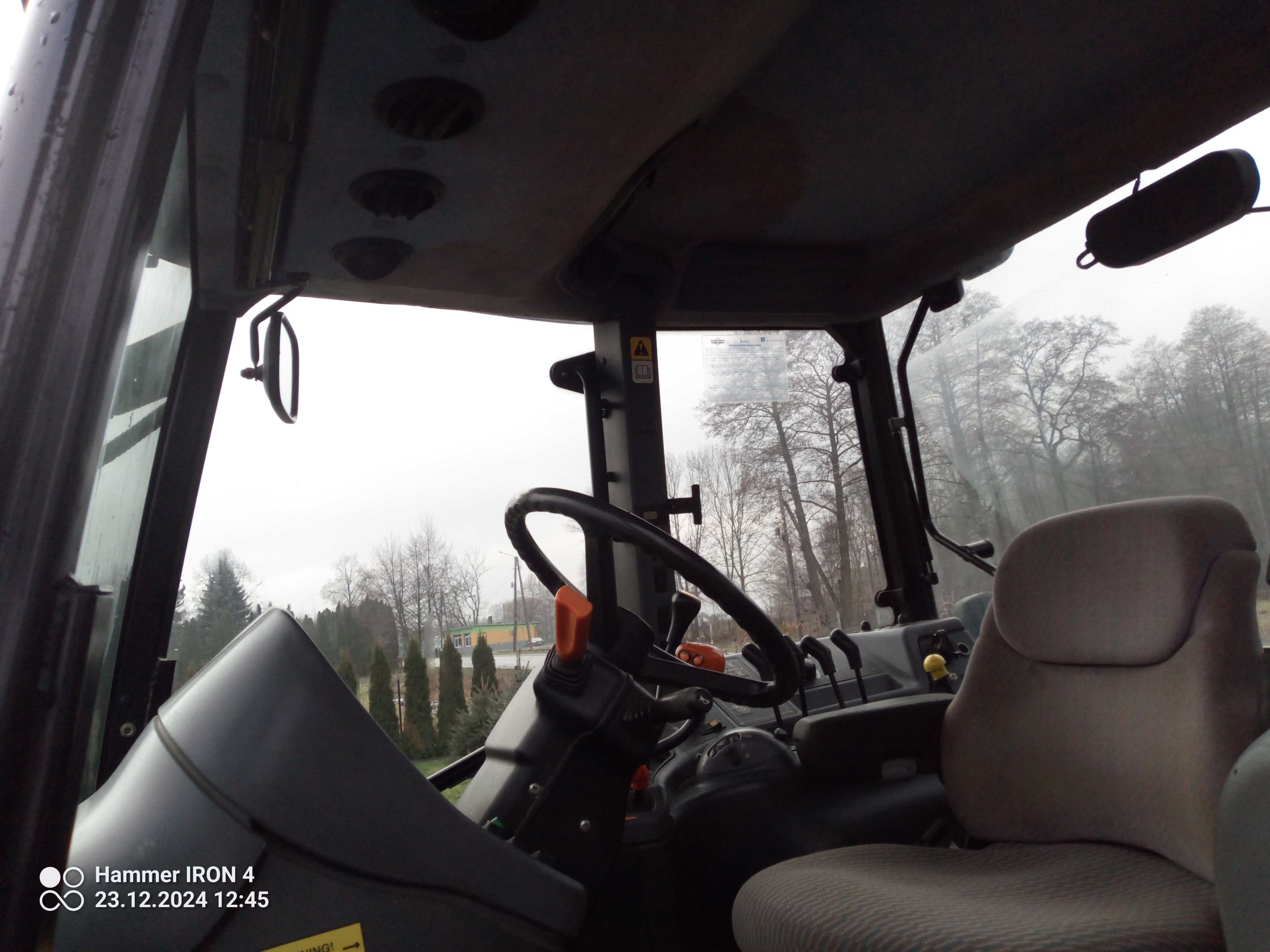 New Holland TM140 ciągnik rolniczy