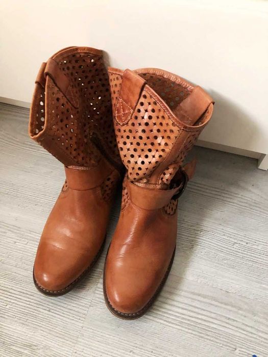 Śliczne włoskie skórzane ażurowe botki w rozmiarze 41, 26,5 cm