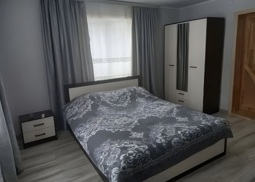 Подобова оренда котеджу в Яремче