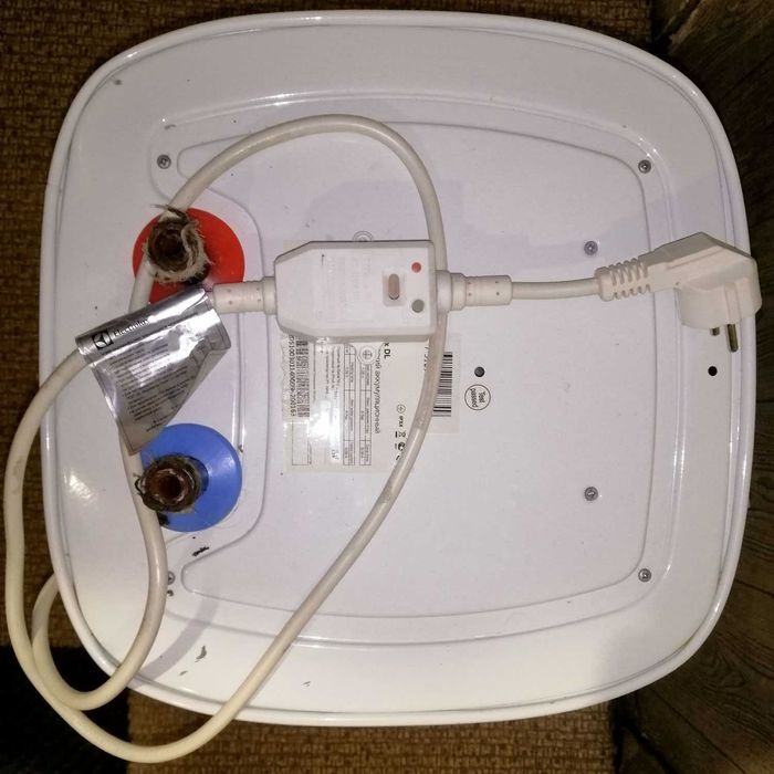 Бойлер Electrolux EWH 30 Formfax DL