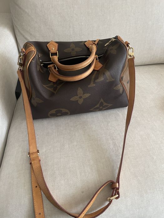 Mala e carteira em bom estado