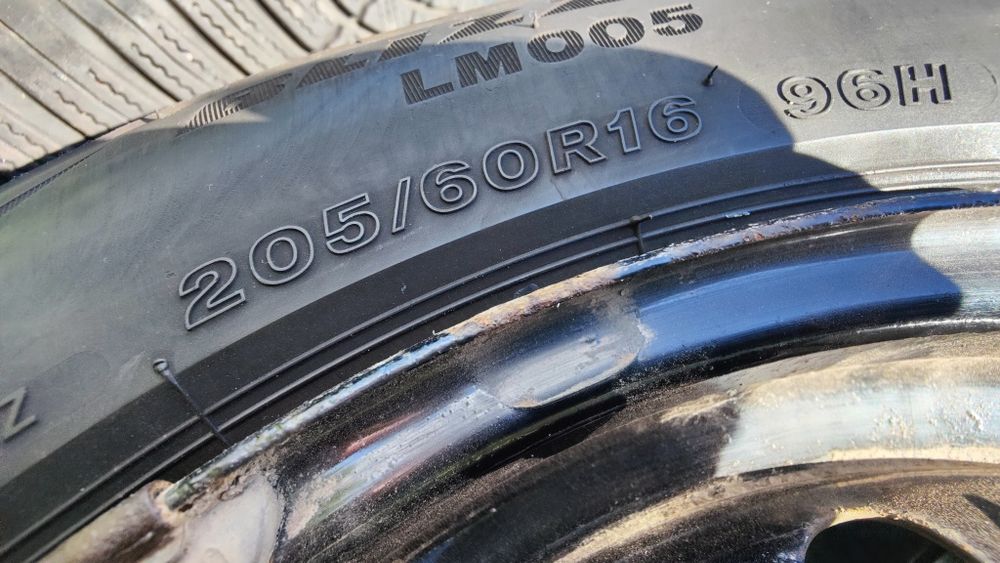 3 pełnowymiarowe koła 205/60/16 Bridgestone 5x114.3 zapas / dojazd / m