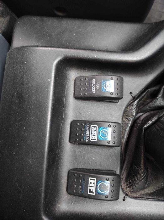 Toyota Land Cruiser Kzj95 8 lugares tudo averbado.