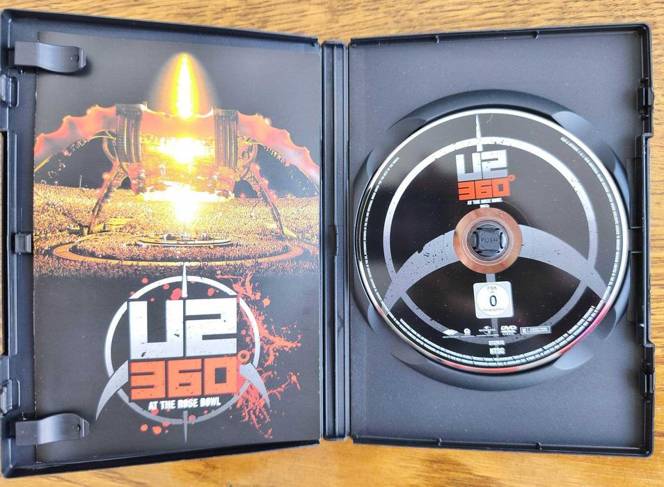 Koncert zespołu U2- "At the Rose Bowl"