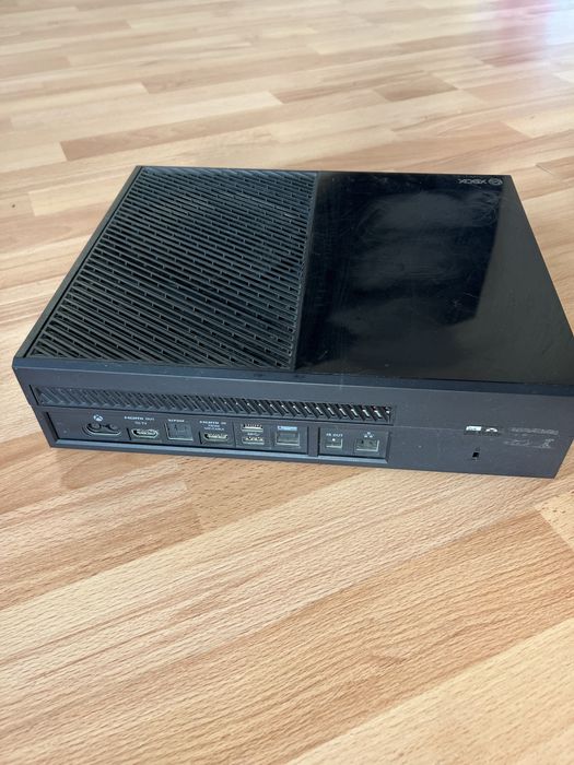 Продам Xbox One 500GB