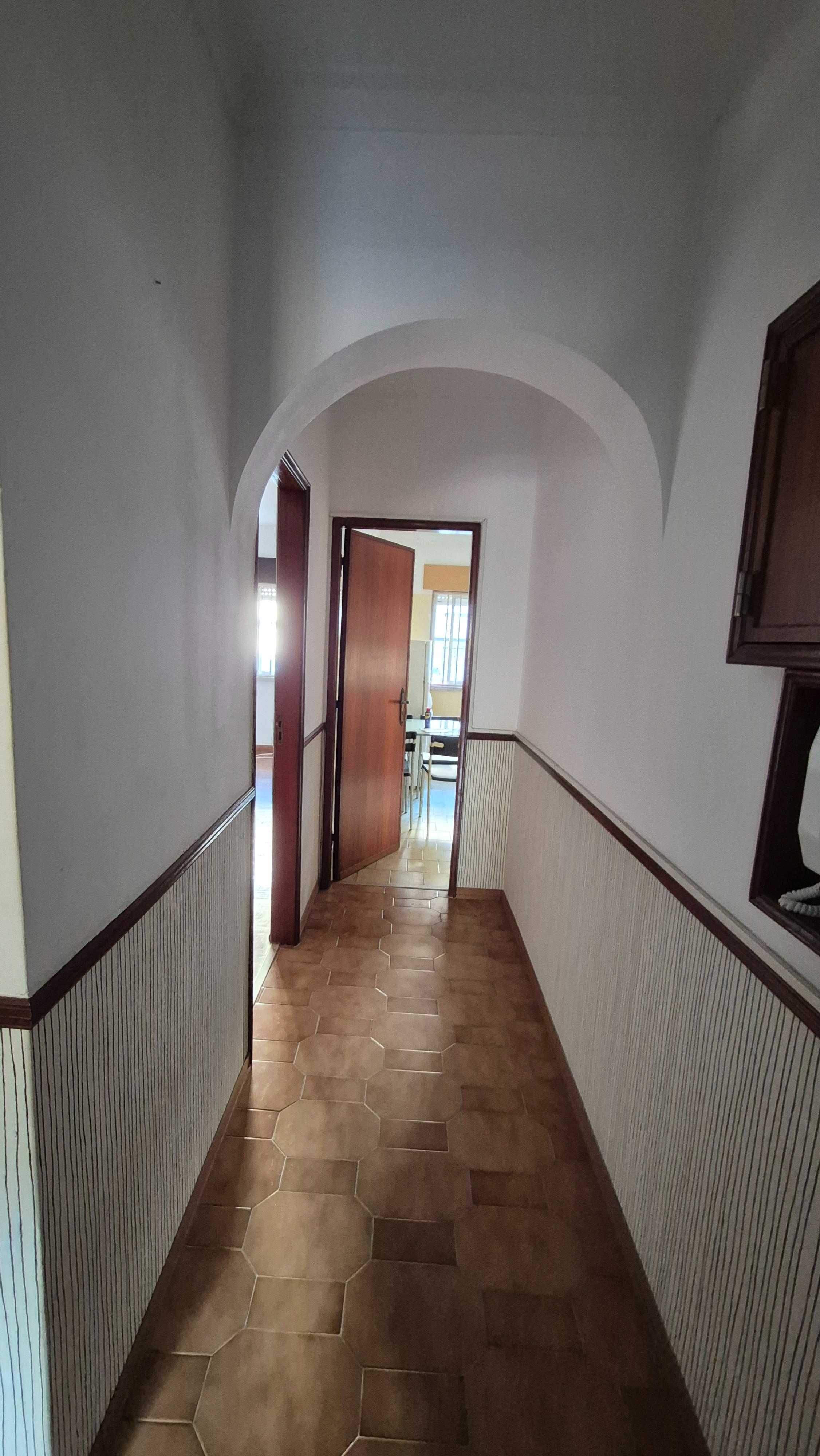 Aluga-se T1 na Amadora