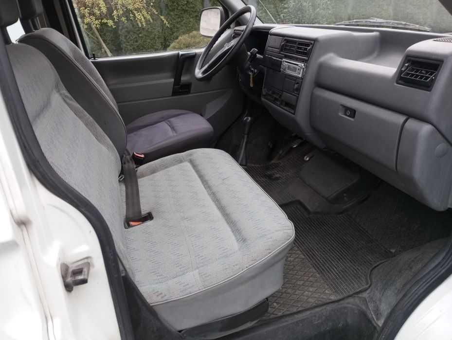 VW Transporter T4 / 1.9 TDI / long / 6 osób/