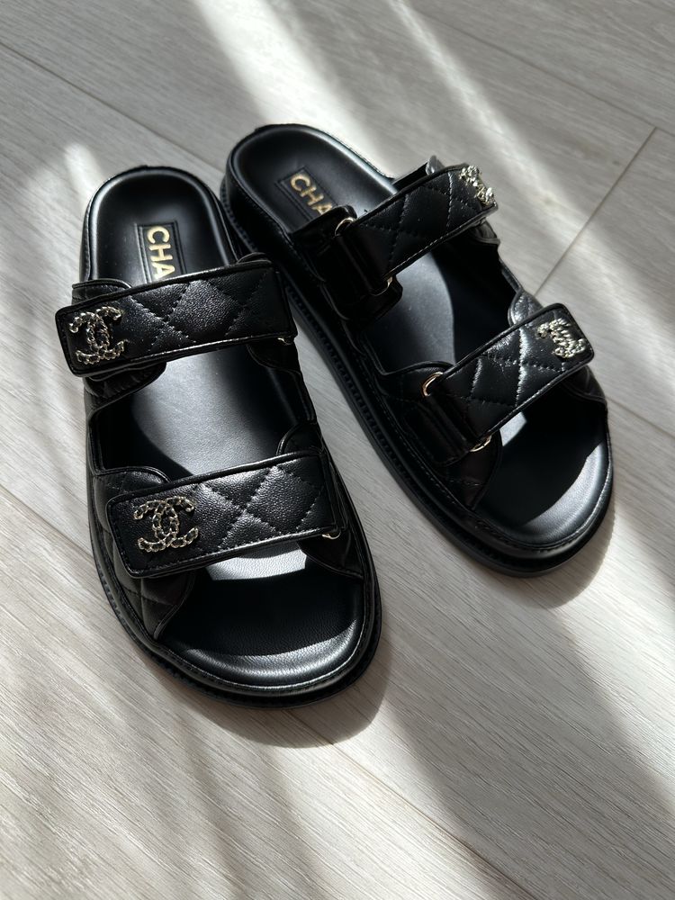 Chanel взуття чорне