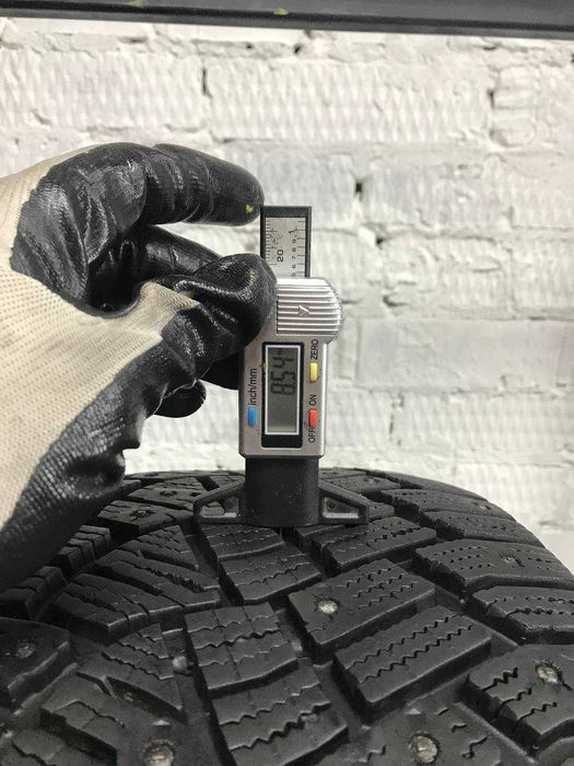 Зимові шини 235/45 R18 Continental IceContact 2 (7072)