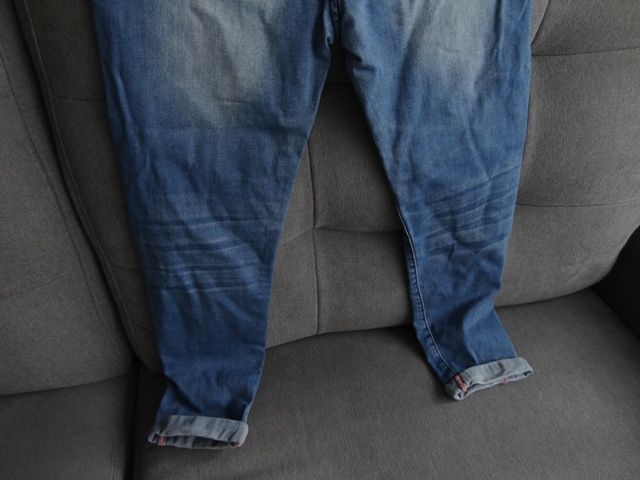 Spodnie dżinsowe w rozm 140