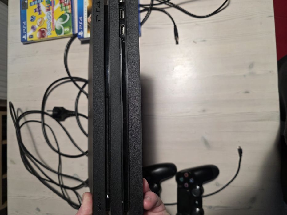 Playstation 4 Pro 1 tb