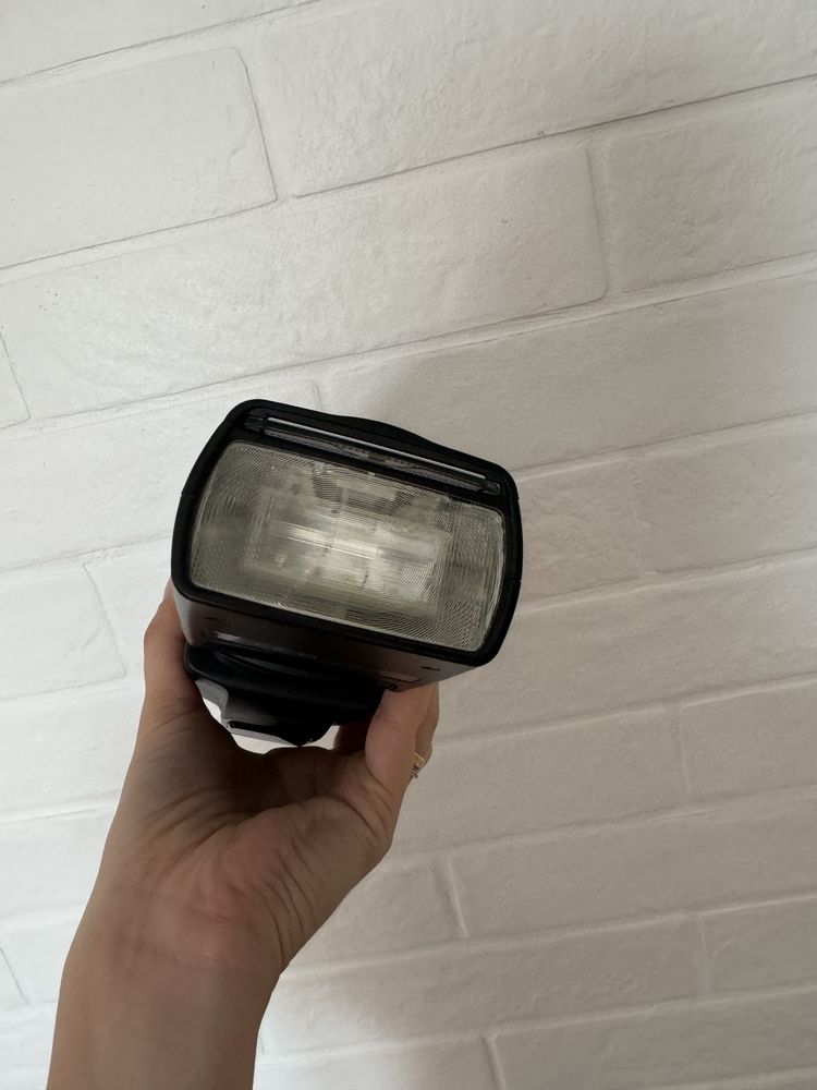 Вспышка Yongnuo YN-560 IV