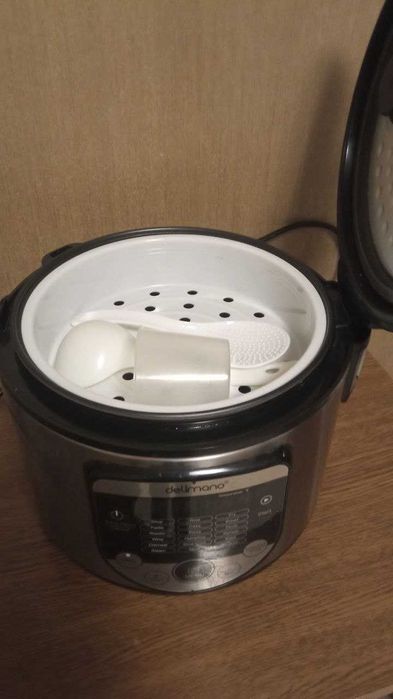 Продам мультиварку.