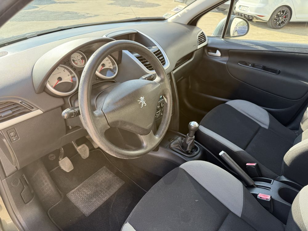 Peugeot 207 1.4 16v Vti