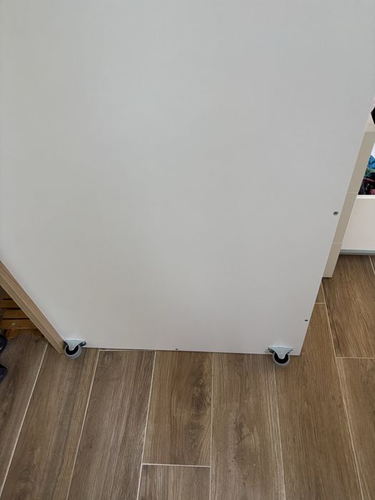 Cama de casal ikea de madeira com 2 gavetas