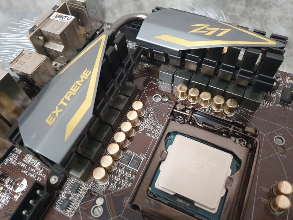 Топовая материнка 1155 asrock z77 extreme6 Комплек i5 3570k ddr3