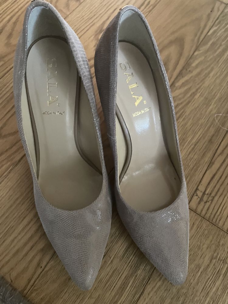 Sprzedam buty rozmiar 40