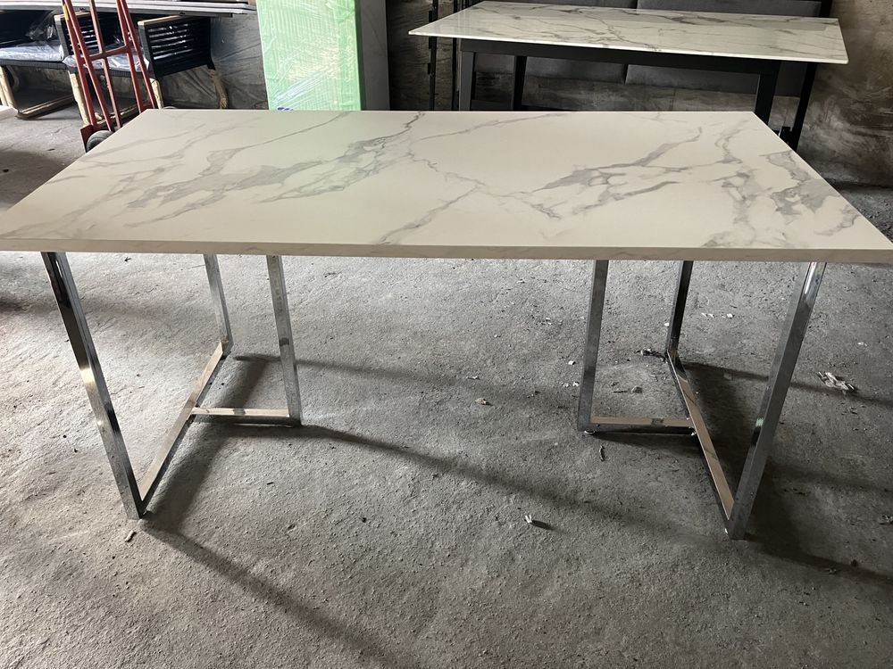 Stół beliani nowy 160x90 metal szkło marmur