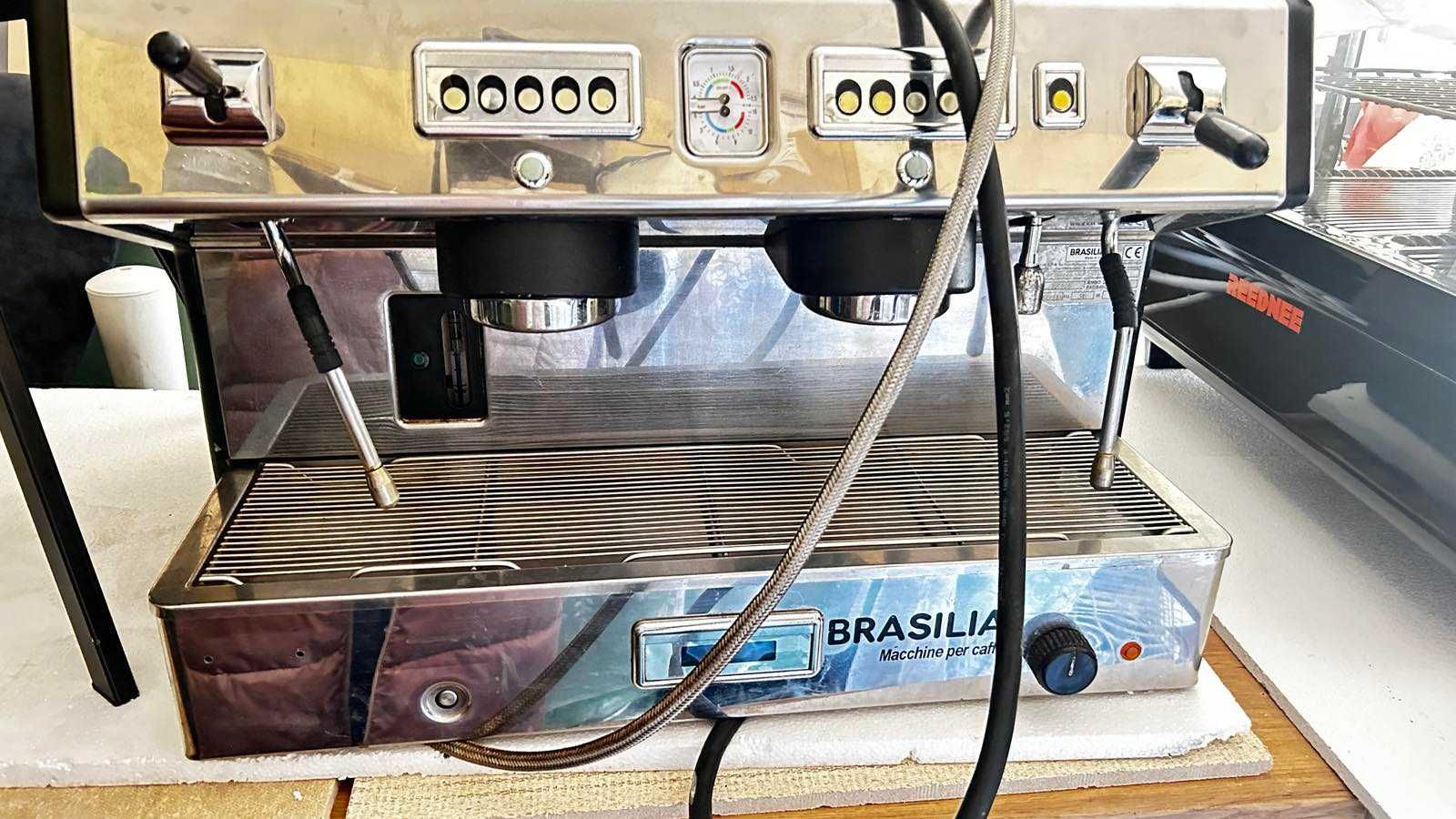 Професійна кавомашина BRASILIA для барів та ресторанів