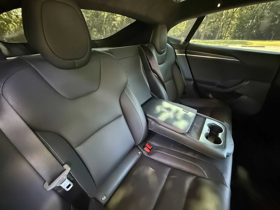 Tesla Model S      2021