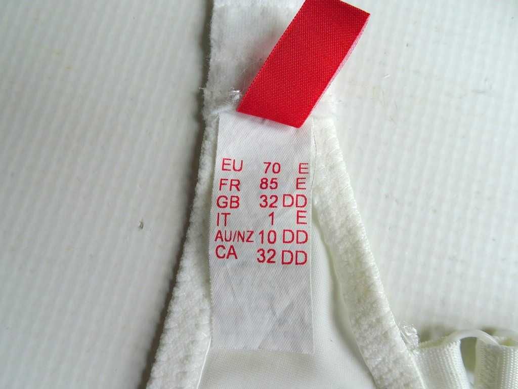 Triumph oryginalny biustonosz r. 70 E  super stan