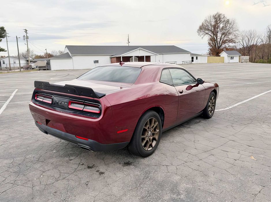 Dodge Challenger      2018