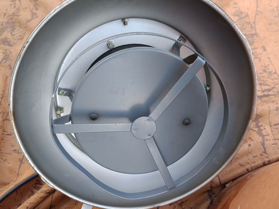 Пилосос буран ретро