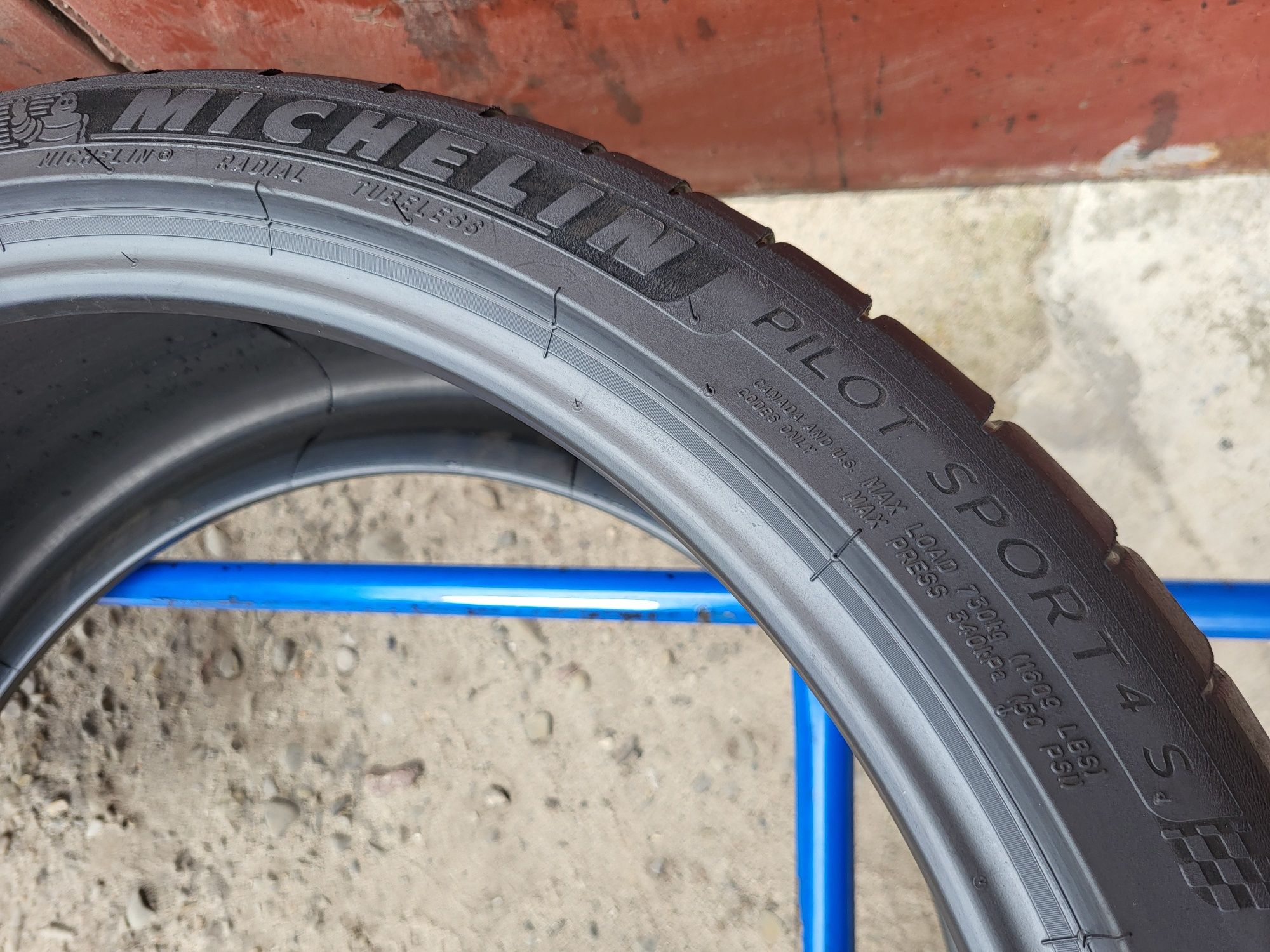 255/35/20 R20 Michelin Pilot Sport 4S 4шт ціна за 1шт шини