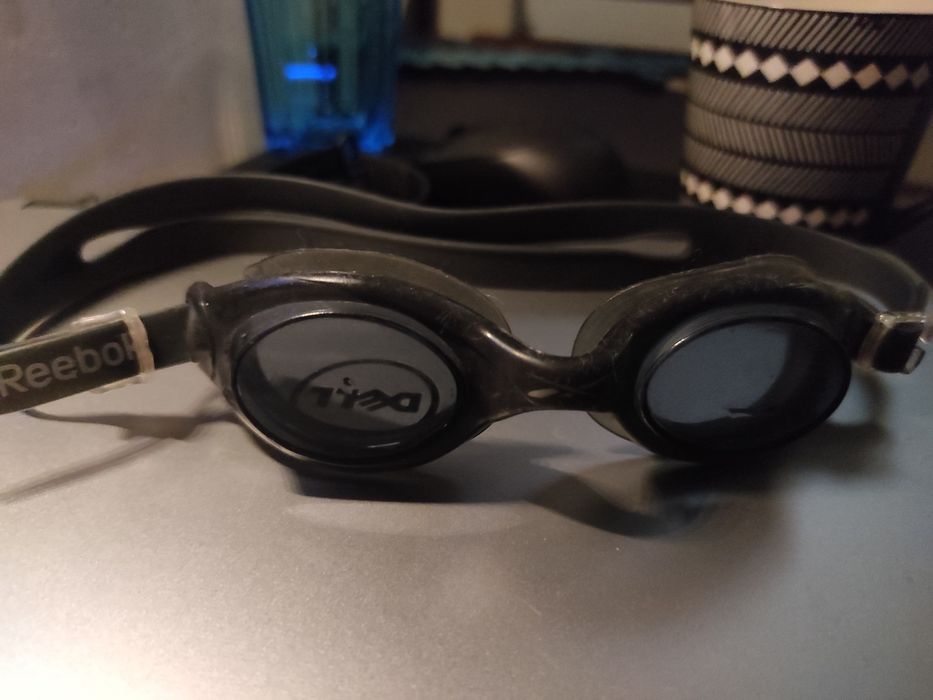 Okulary pływackie Reebok bez regulacji używane