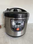 Multicooker / garnek elektryczny
