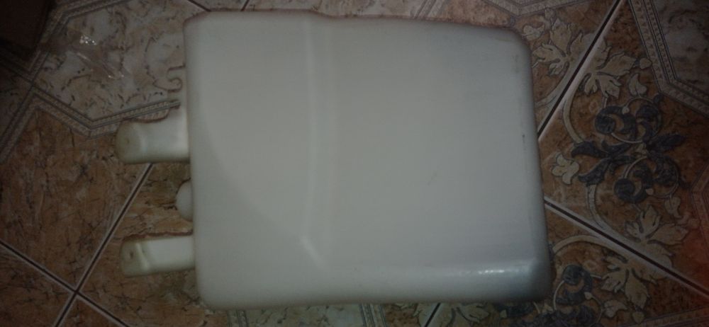 Бачок омывателя Nissan Micra k12