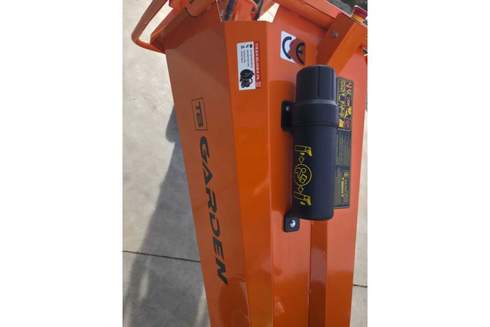 Rozdrabniacz do gałęzi, rębak spalinowy TB GARDEN P4206 15KM