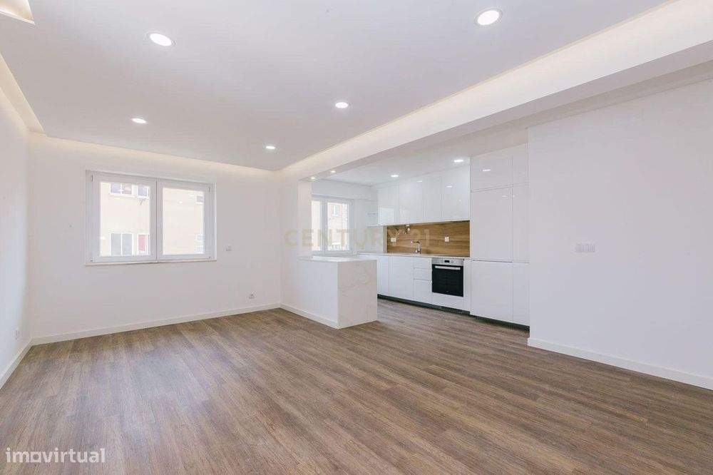 Apartamento com 3 assoalhadas, novo em Sacavém