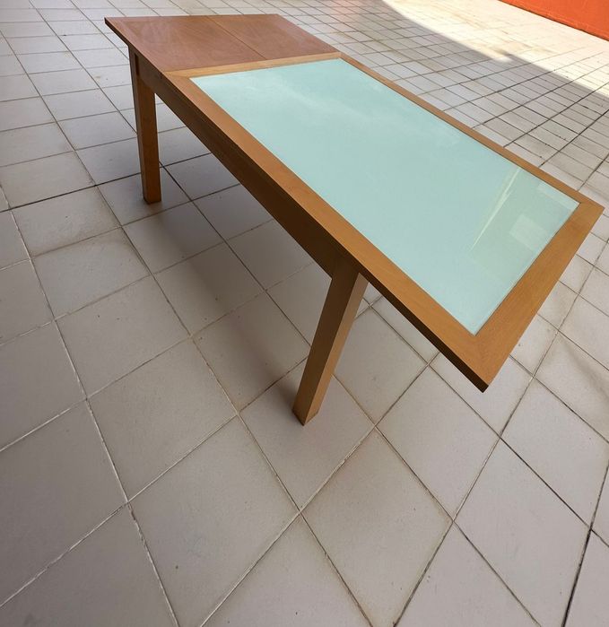 Mesa de madeira extensível