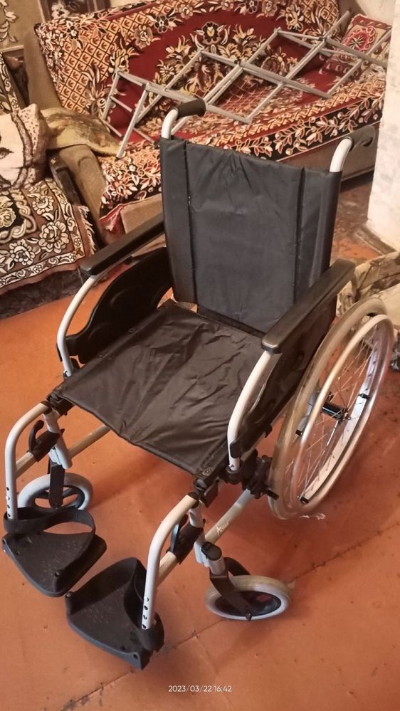 Продаю коляску для взрослого инвалида