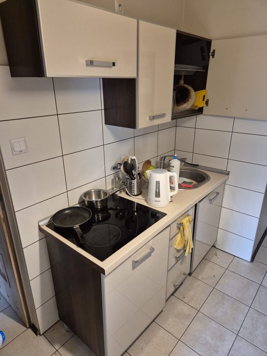 Meble kuchenne z plytą w zestawie dostawa