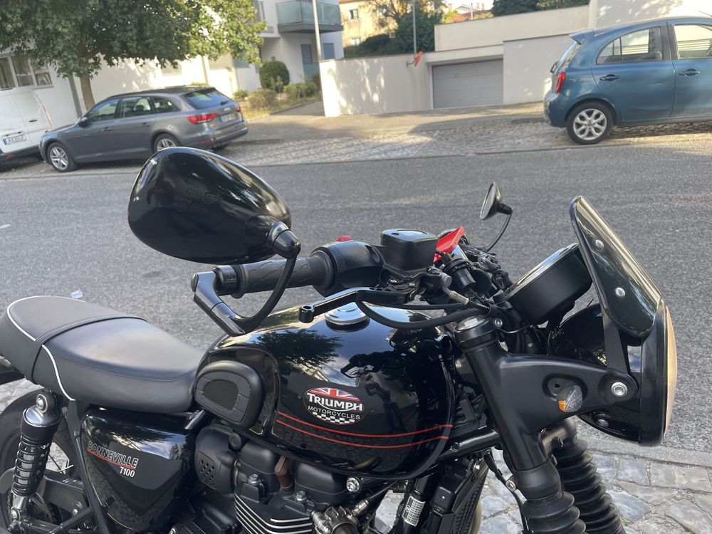 Triumph bonneville