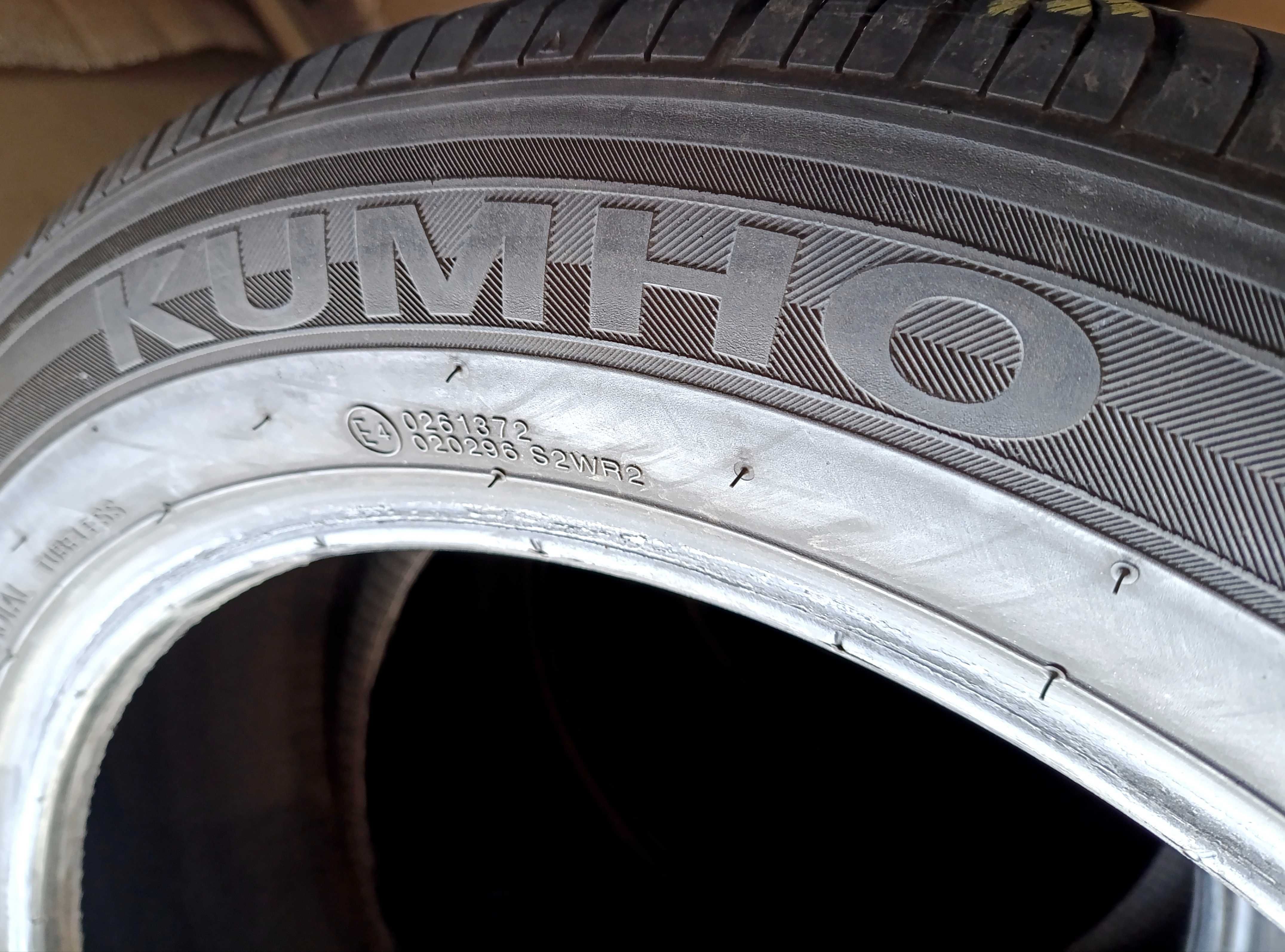 Пара шин 205/55R17 91V Kumho Solus KH25