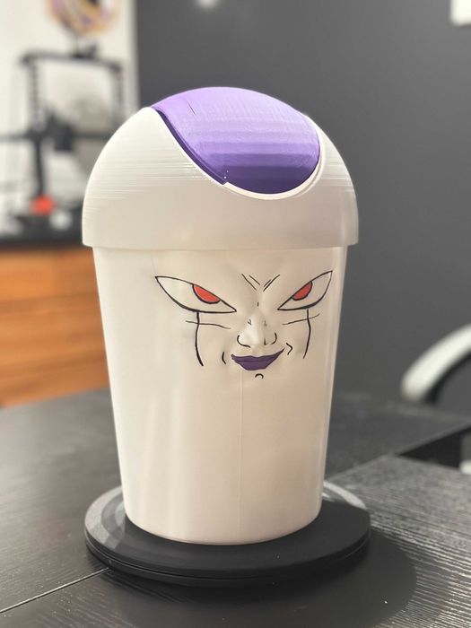 Caixote Lixo Frieza DBZ