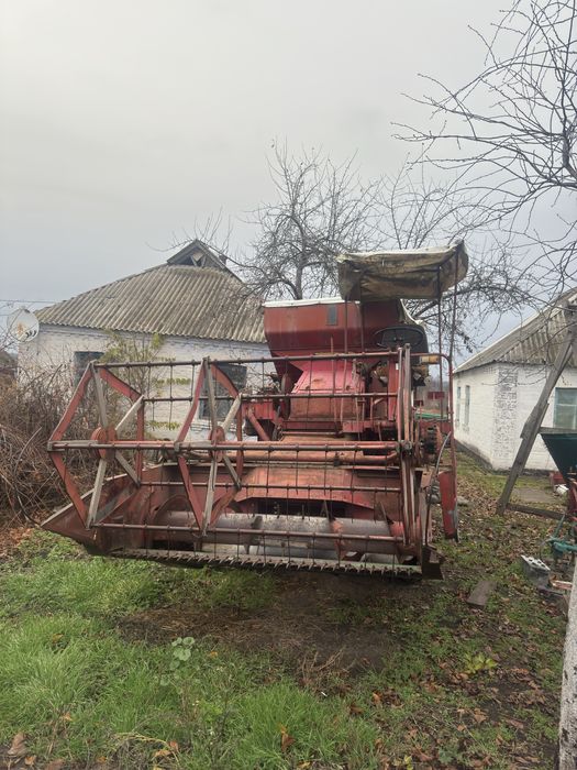 Комбайн T600S з жаткою