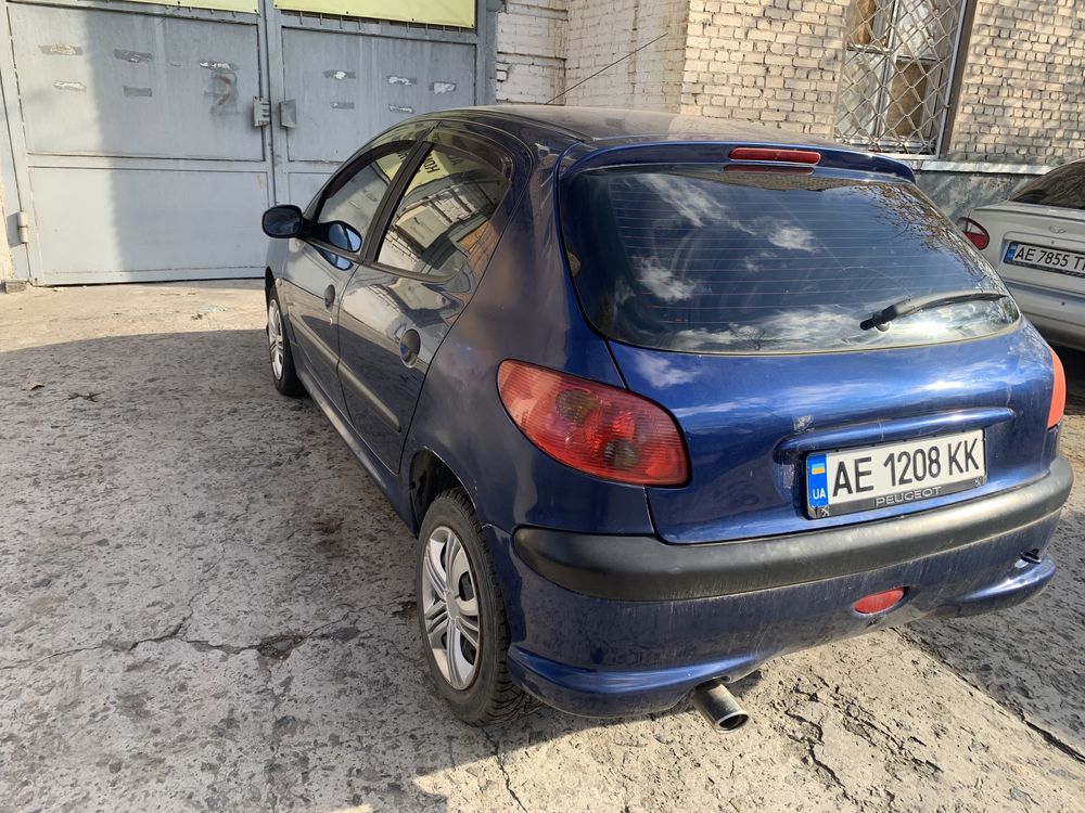 Авто PEUGEOT 206 2006 г.в в хорошем состоянии