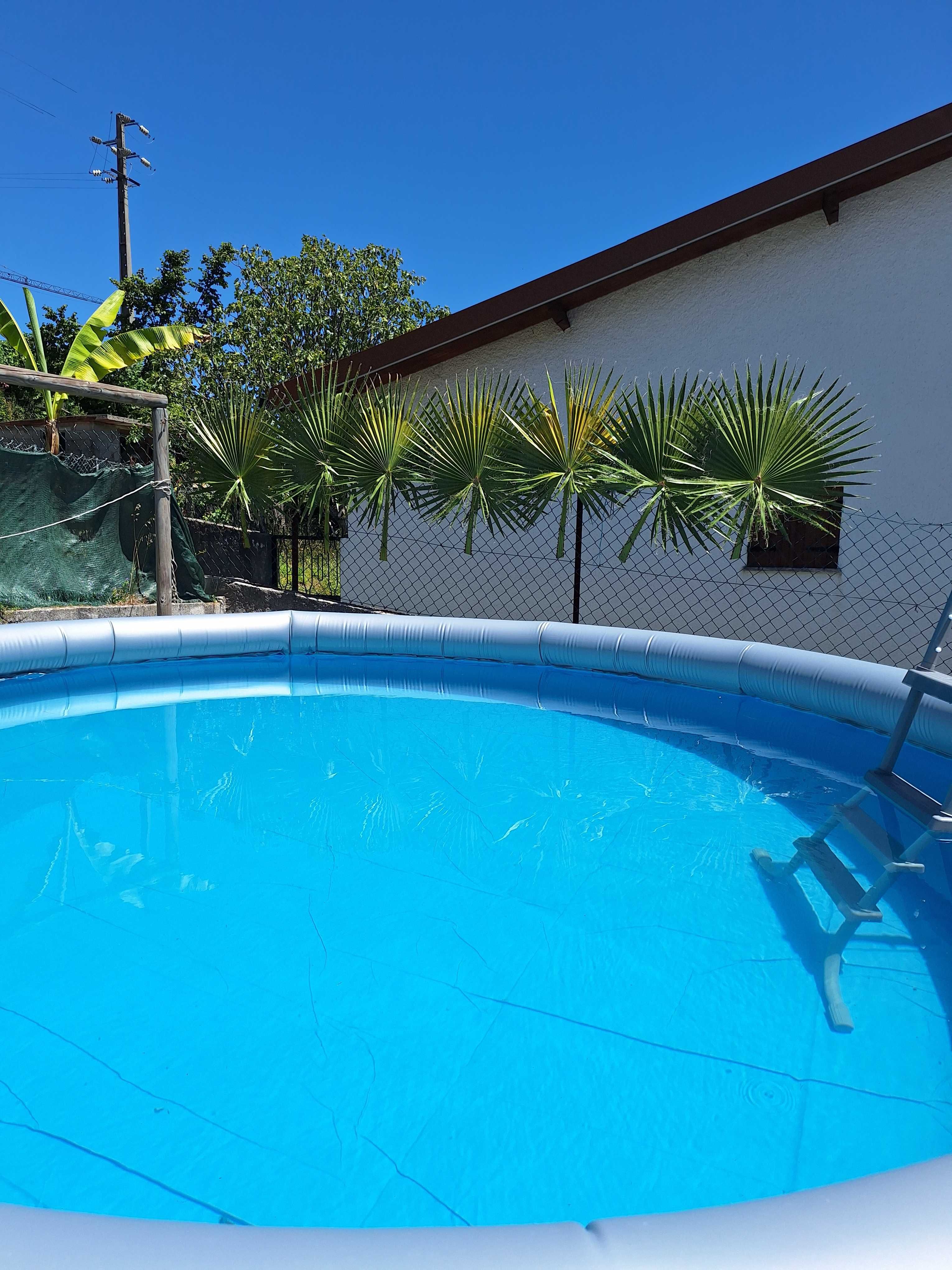 Piscina intex com um ano de uso