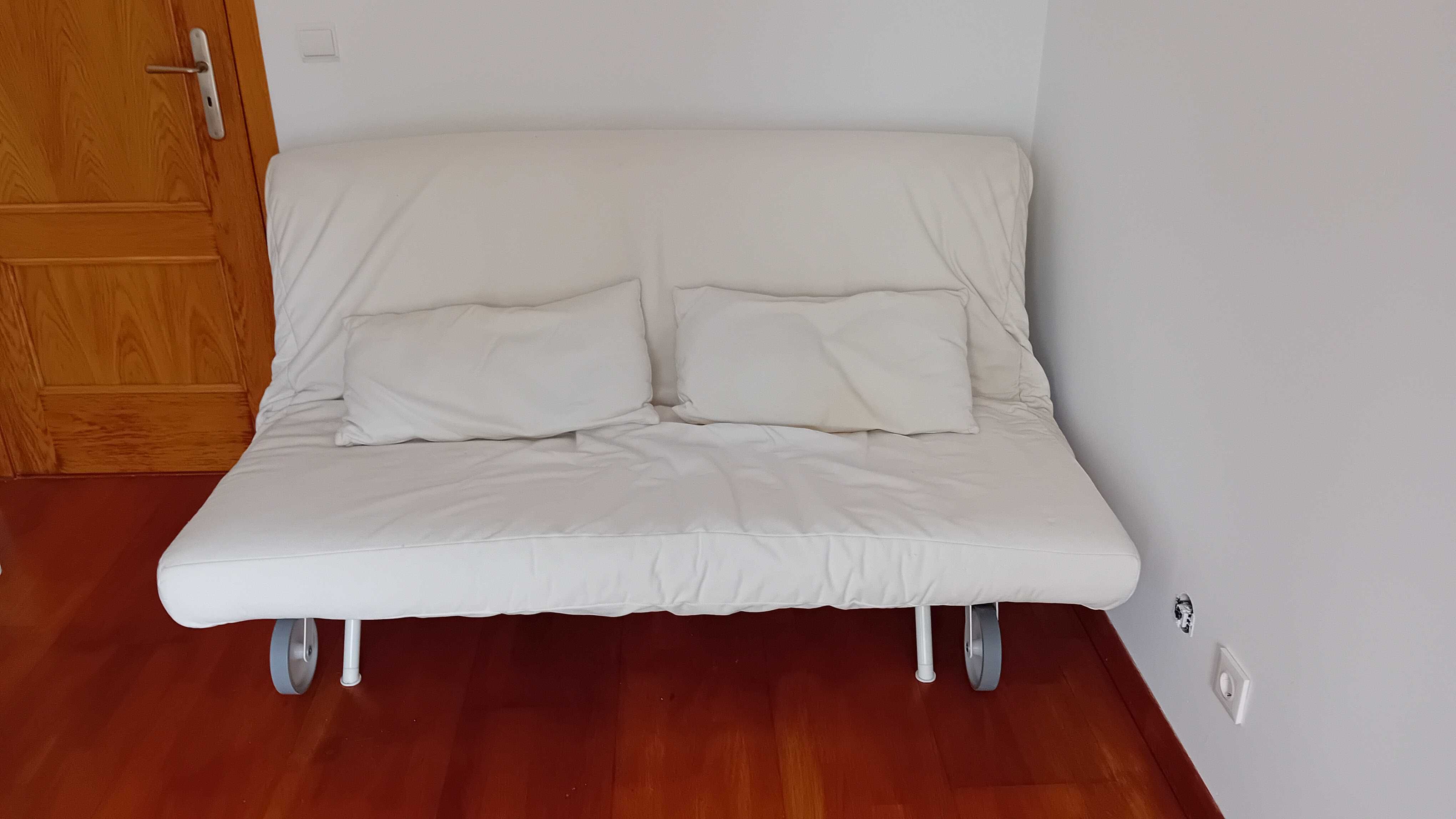 Sofá cama com rodas IKEA