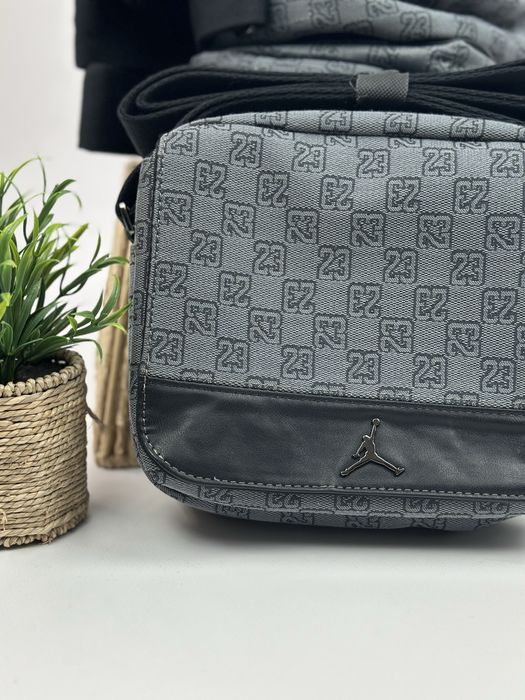 Сумка  Jordan Monogram Messenger Bag Grey unisex оригінал MA0760-G9Q