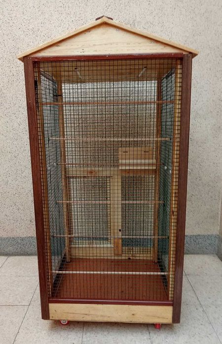 Gaiola nova feita à mão em madeira com leds e rodinhas