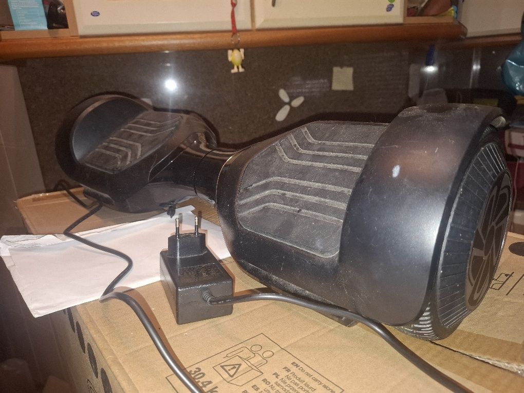 Vendo hoverboard teve pouco uso ,mas agora não tecebe carga.