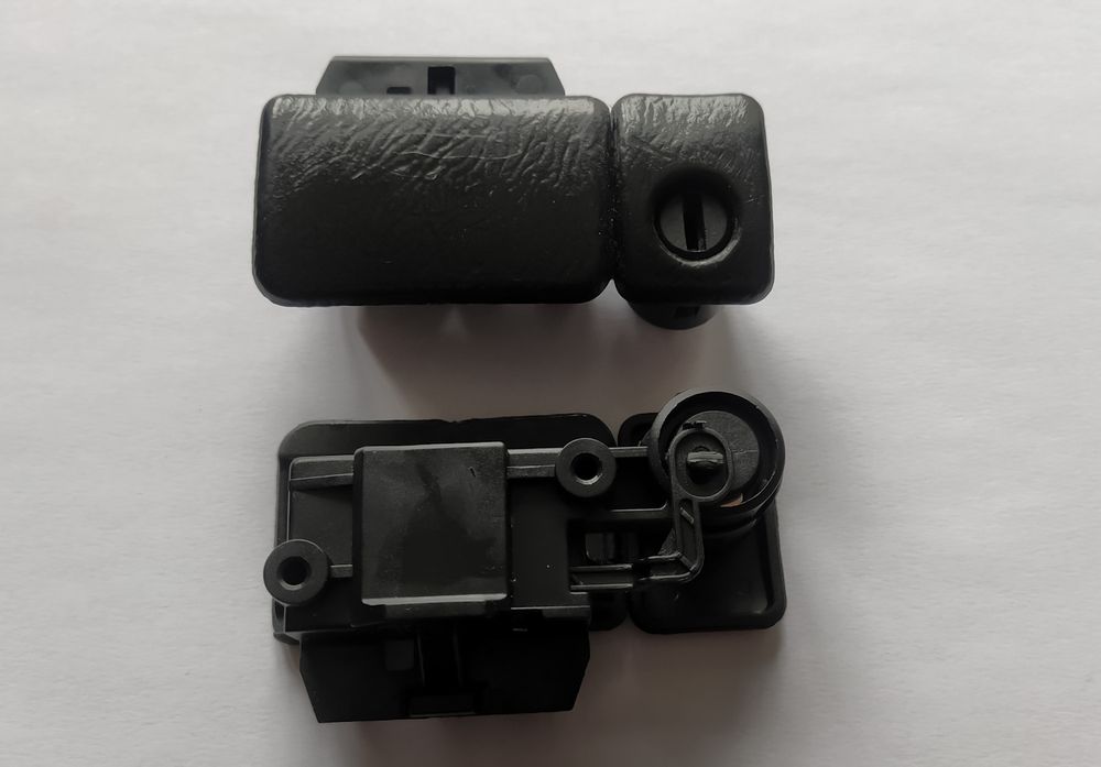 Замок ручки бардачка Suzuki Grand Vitara Jimny (окрашена в чёрный)