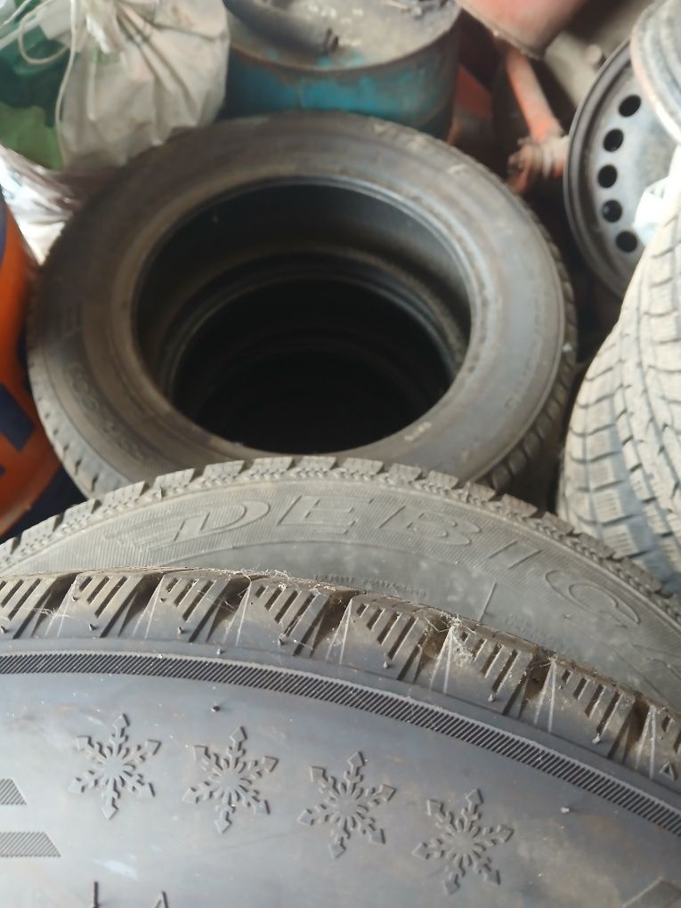 Komplet opon zimowych 185/65 R15